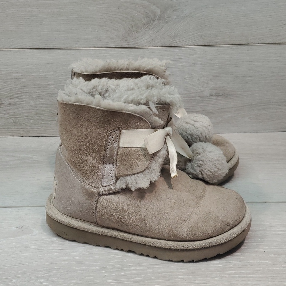 Ugg Australia Kids Girls Gita Pom Pom Leather Sheepskin Boots shoes sz 11